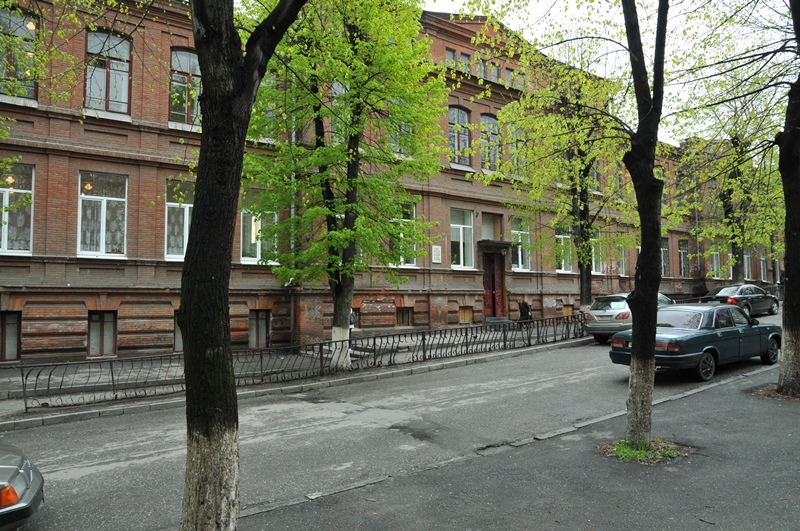 Фотография школы.